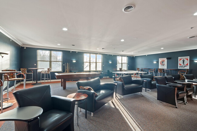 Building Photo - 4130 S Lake Dr
