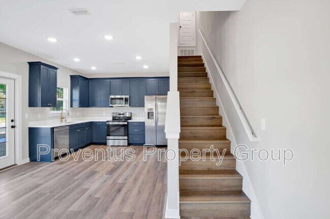 Building Photo - 1020 N D St