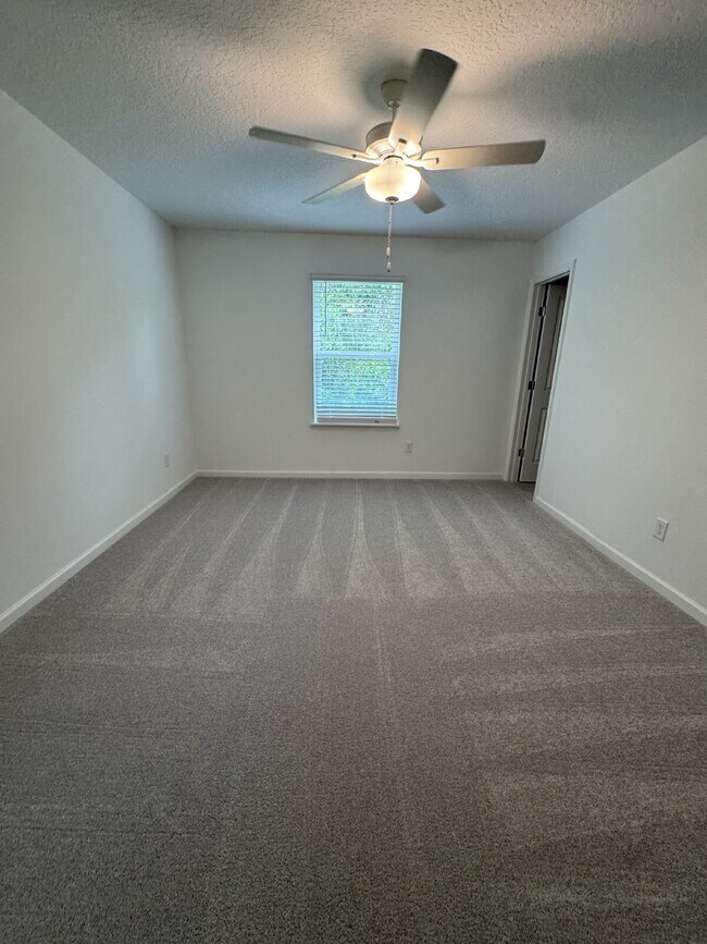 Building Photo - Brand New 3 Bed | 2.5 Bath Townhome – Mode...