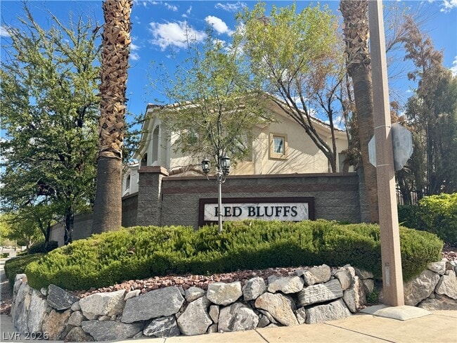 Building Photo - 1420 Red Crest Ln