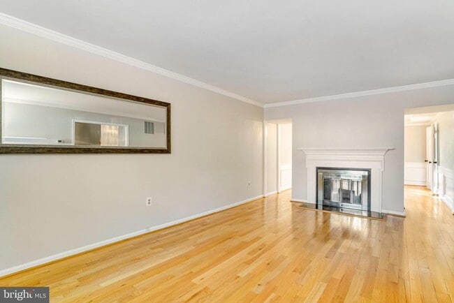 Building Photo - 2131 Kings Mill Ct