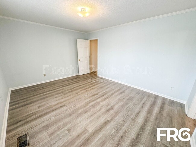 Building Photo - 3908 Sterling Pointe Dr