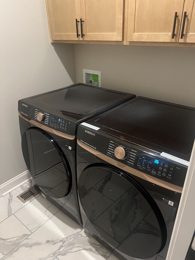 Building Photo - 446 Spiderwort Dr