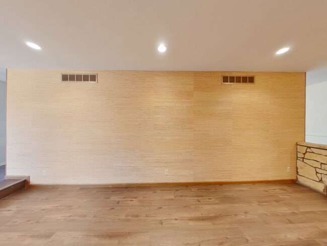 Building Photo - 7761 Killarney Ct