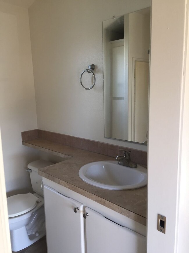 Building Photo - OWN878