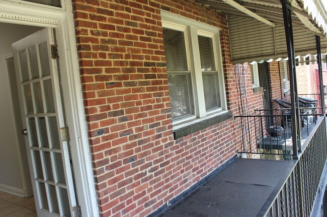 Building Photo - 3515 Parklawn Ave
