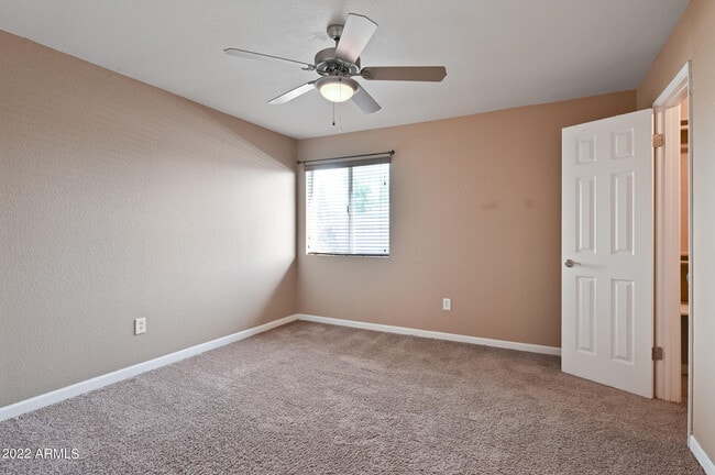 Building Photo - 5877 N Granite Reef Rd