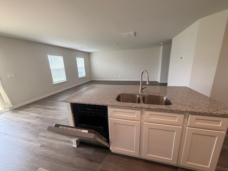 Building Photo - 706 Common Widgeon Way