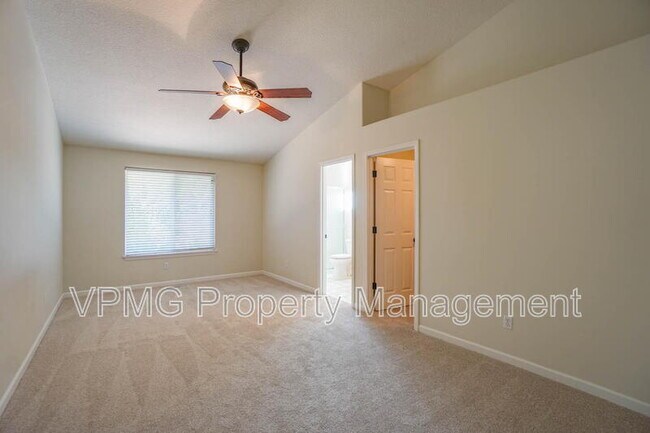 Building Photo - 2115 NW 143rd Cir