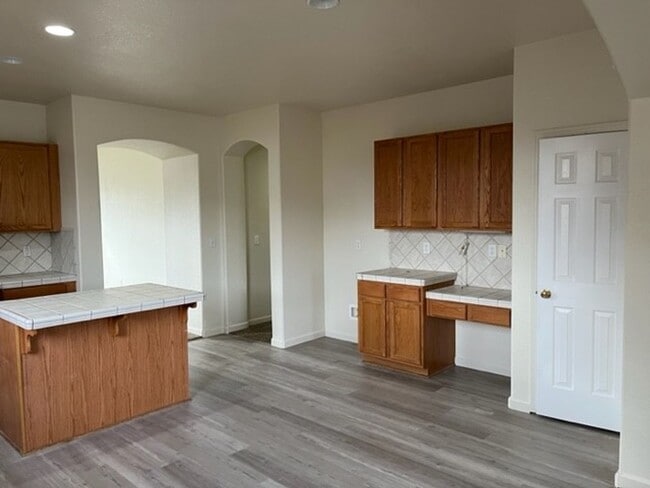 Building Photo - Fernley 4 Bedroom Home 