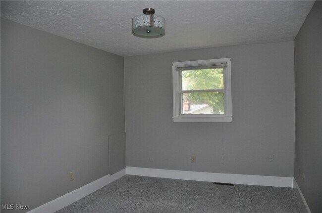 Building Photo - 7611 Stuhldreher St NW