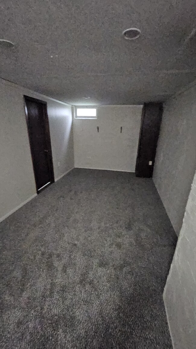 Building Photo - 8568 Clover Glade Dr