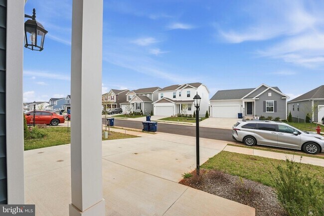 Building Photo - 615 Clover Ln