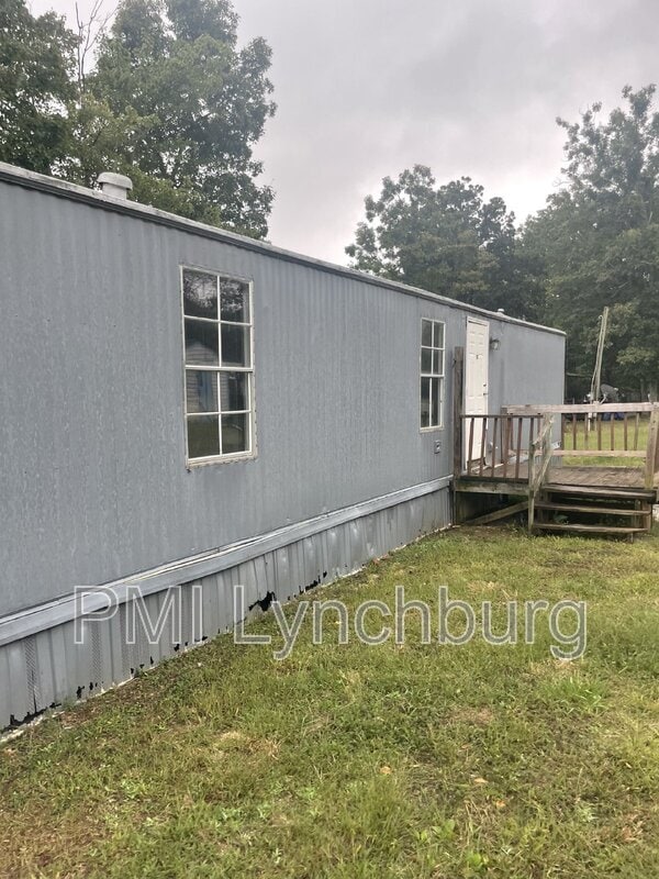 Building Photo - 102 Sue Dr