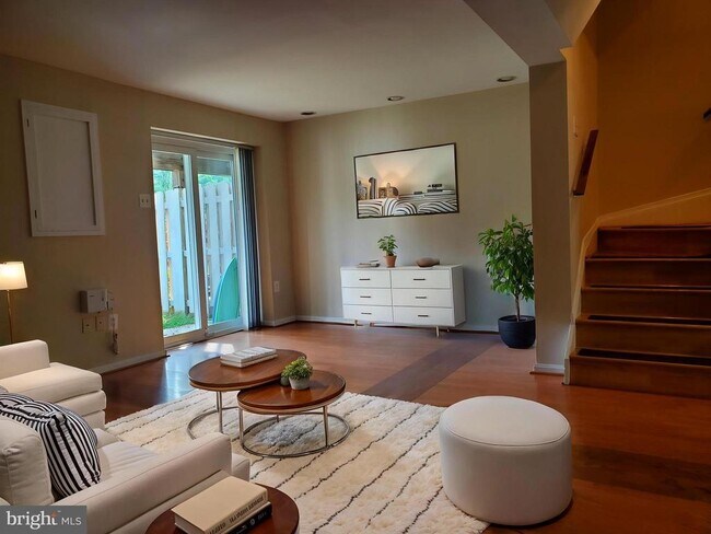 Building Photo - 14920 Forest Landing Cir