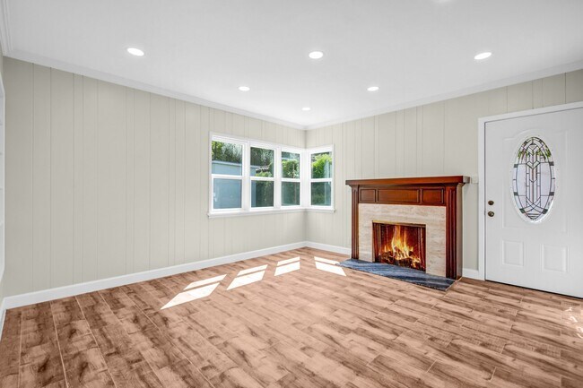 Building Photo - 414 Hilgard Ave