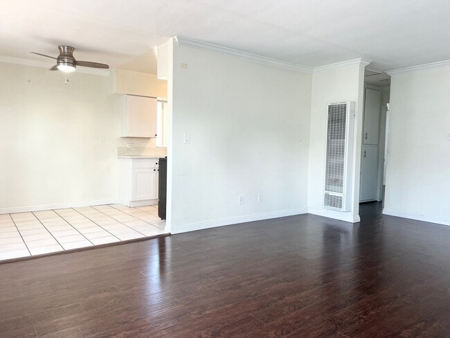 Building Photo - Bright 2 bed 1 bath in Pacific Beach