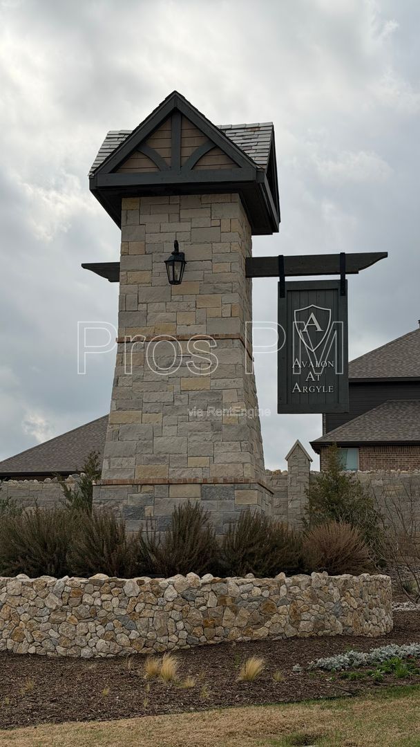 Building Photo - 1121 Knightsbridge Rd
