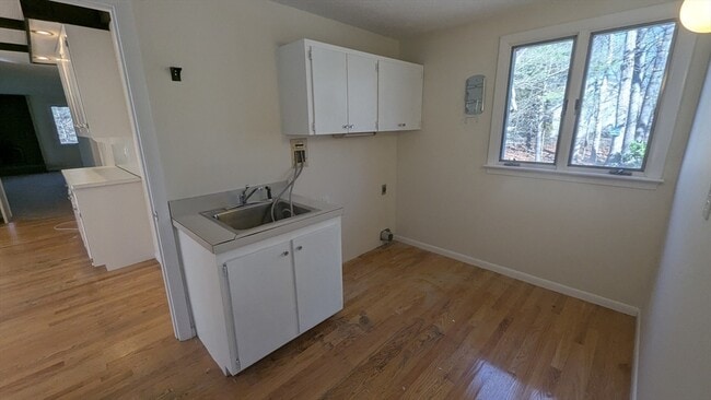 Building Photo - 10 Sherwood Ave