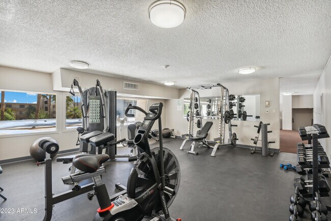 Building Photo - 7625 E Camelback Rd