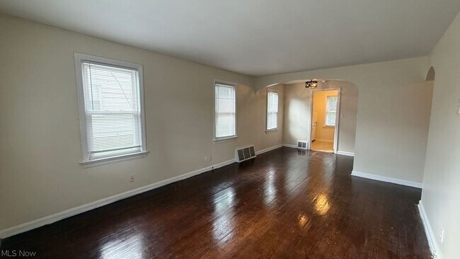 Building Photo - 2042 13th St