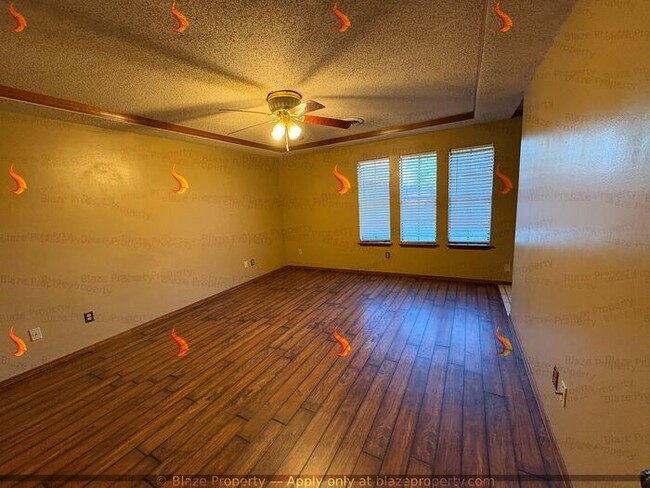 Building Photo - Charming 3 Bed, 2 Bath Home with Garage & ...
