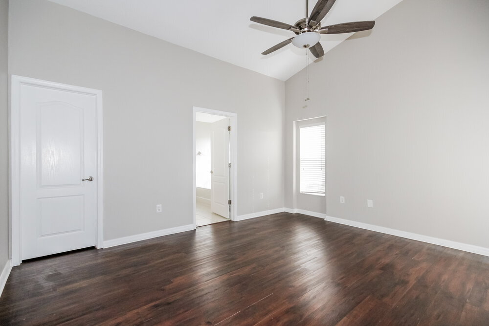 Building Photo - 905 15th St NE