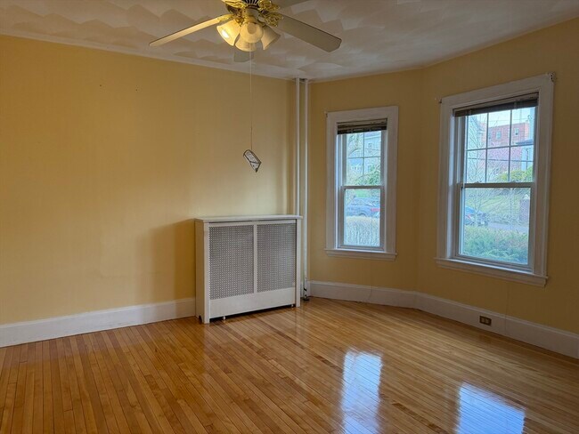 Building Photo - 21 Converse Ave