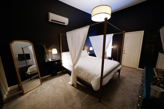 Building Photo - 1316 S 6th St