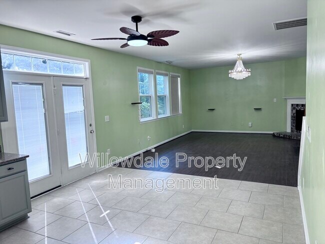 Building Photo - 624 Piper Stream Cir