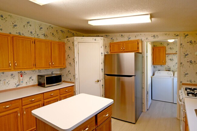 Building Photo - 2753 Mesa Trail