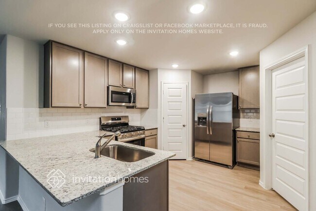 Building Photo - 5624 Poinsettia Pl