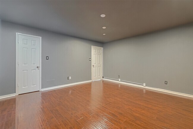 Building Photo - 1523 Brook Grove Dr