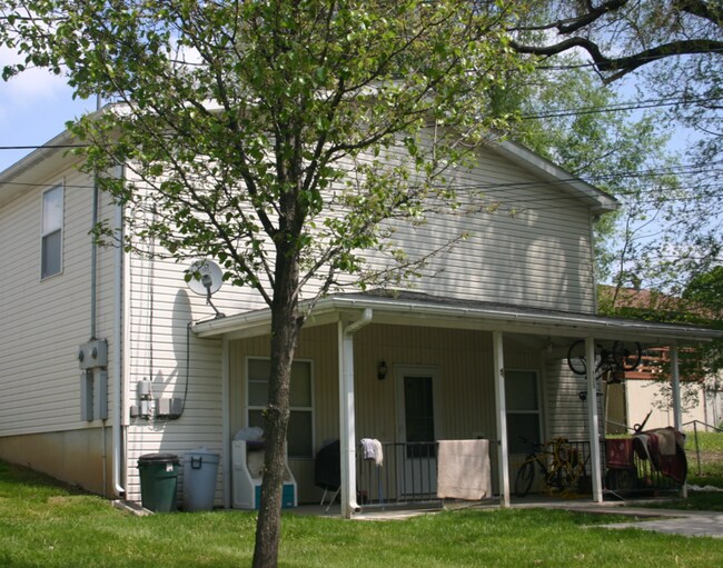 Building Photo - 725 Kiowa St