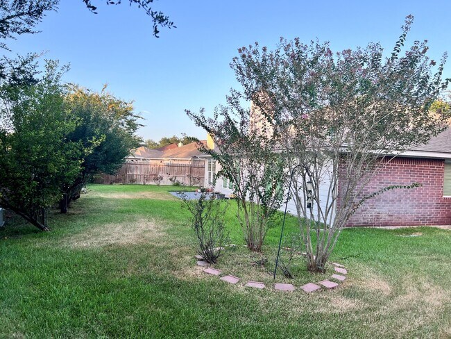 Building Photo - 6415 Hunterstone Ct