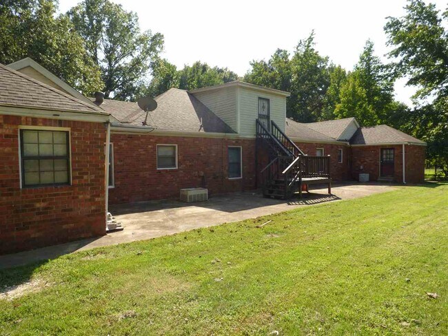 Building Photo - 7188 Pleasant Ridge Rd