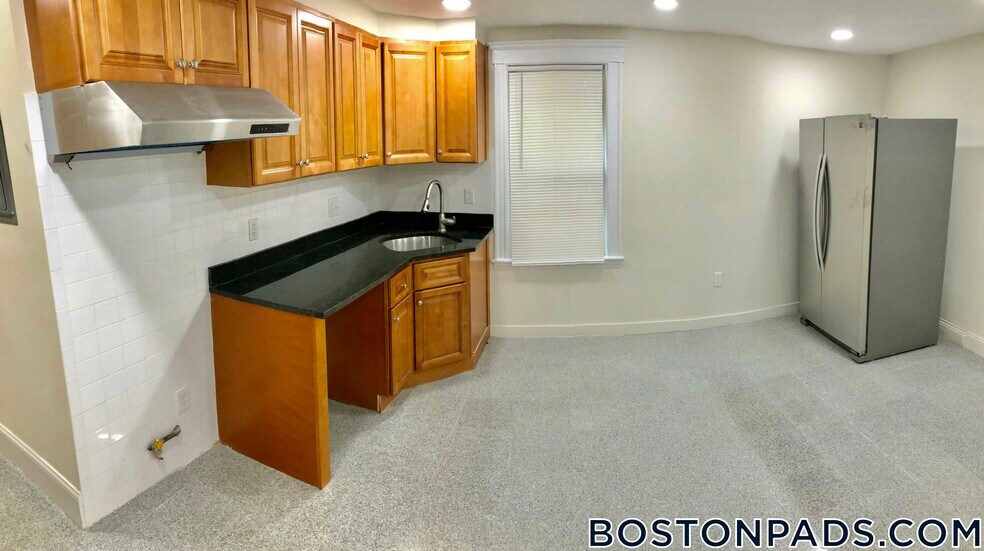 Building Photo - 12 Logan St