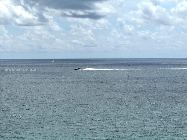 Building Photo - 3001 S Ocean Dr