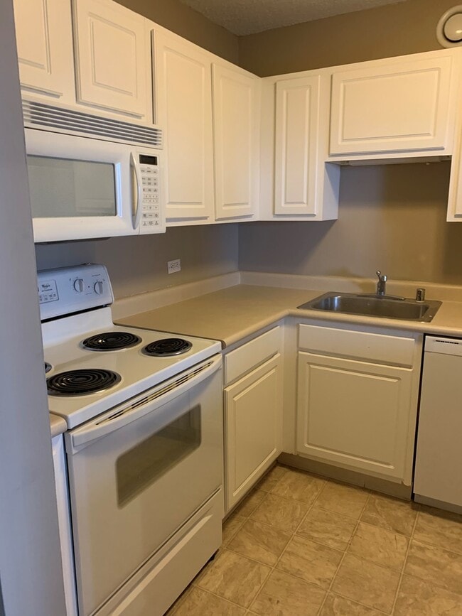 Building Photo - 10 E Ontario St