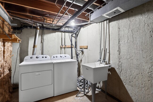 Building Photo - 193 Jeffrey Ln