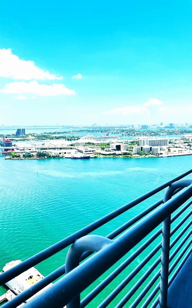 Building Photo - 335 S Biscayne Blvd