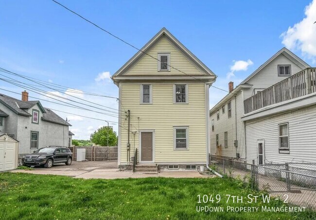 Building Photo - 1049 7th St W