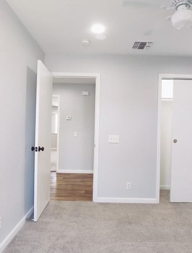 Building Photo - Beautiful 3 bed 2 bath for rent near Atwat...
