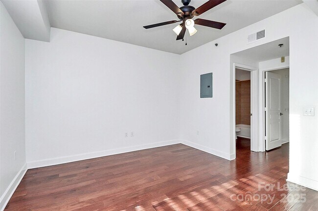 Building Photo - 1315 East Blvd