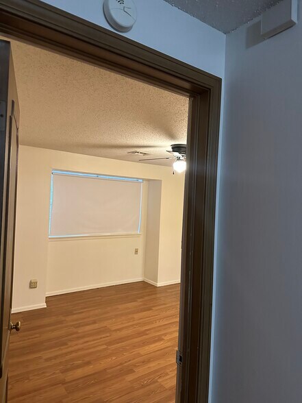 Building Photo - 3011 W Wilshire Blvd