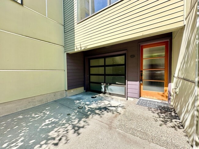Stunning Townhome for Lease in Seattle’s ... - Stunning Townhome for Lease  in Seattle’s ...
