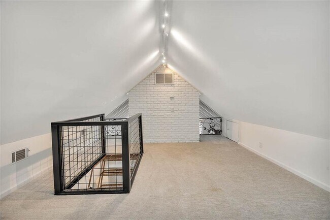Building Photo - 6201 Frederica Rd