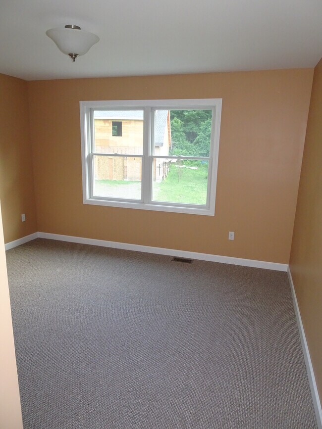 Building Photo - 182 Pearl St