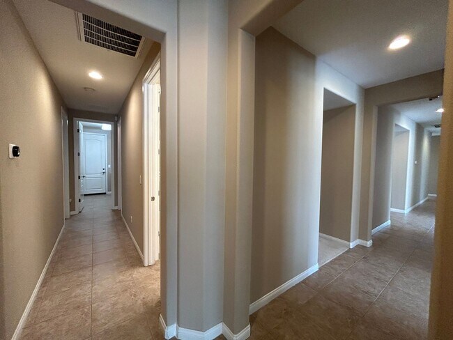 Building Photo - 15005 Via Messina Dr
