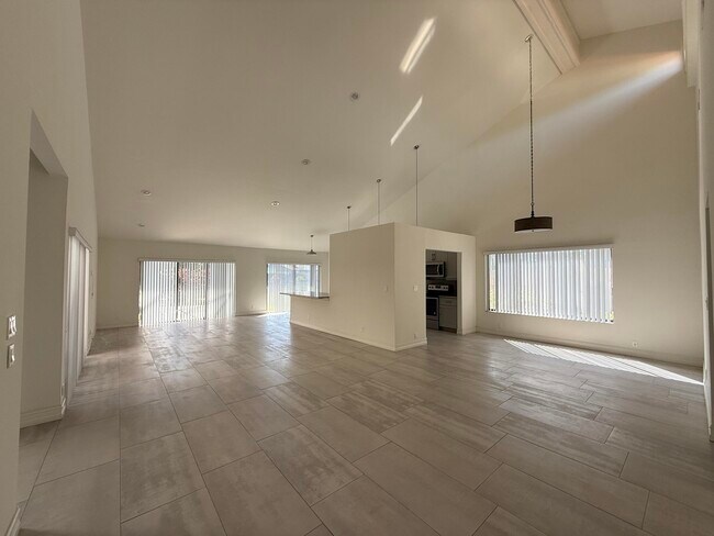 Building Photo - 21022 Madria Cir